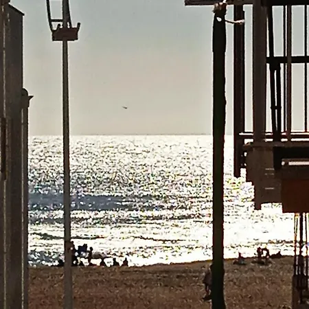 Chalas Place נאזרה