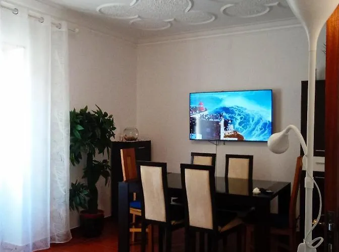 Chalas Place * Nazaré